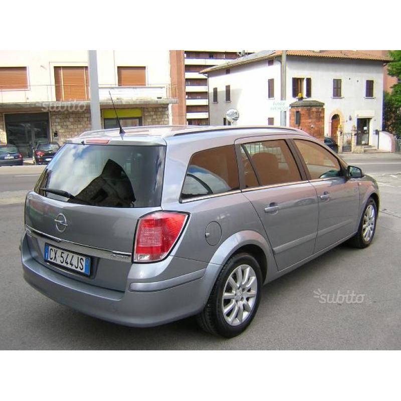 OPEL Astra 1.9 cdti 120cv. SW Cosmo - 12 / 2005