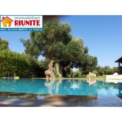 VILLA con PISCINA - OSTUNI