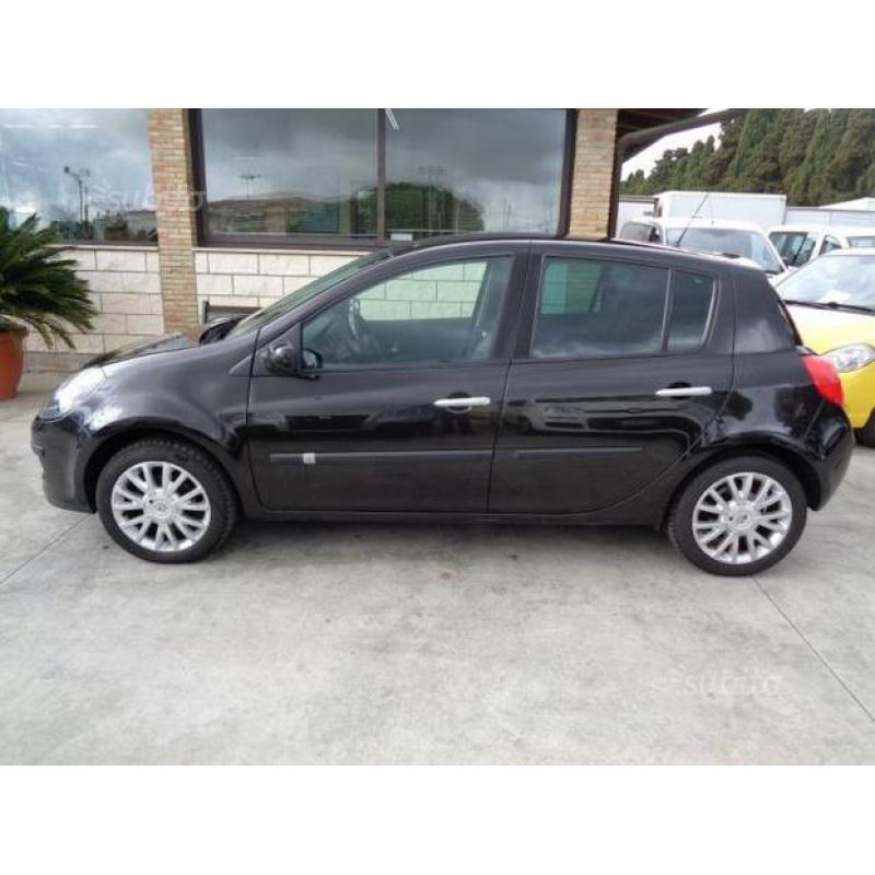 RENAULT Clio 1.5 dCi 105CV 5 porte Dynamique