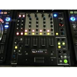 Denon DN S3700 + mixer DN X1500 con flight case