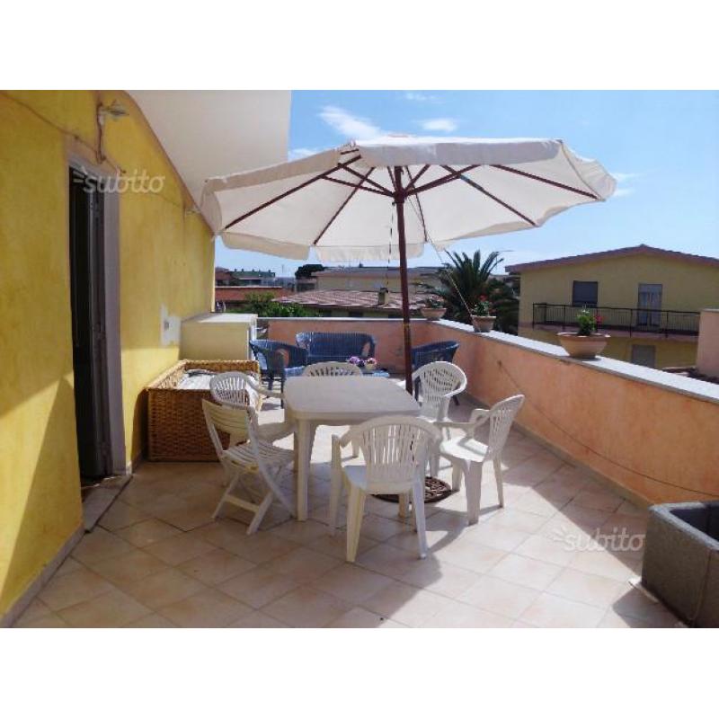 Sardegna terrazzo vista vicino mare relax