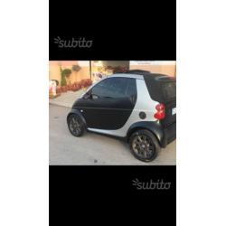 Smart cabrio nera opaco