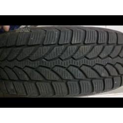 Gomme da neve Bridgestone complete di cerchio