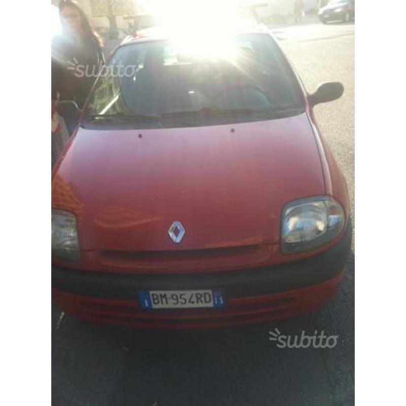 Renault clio 2001