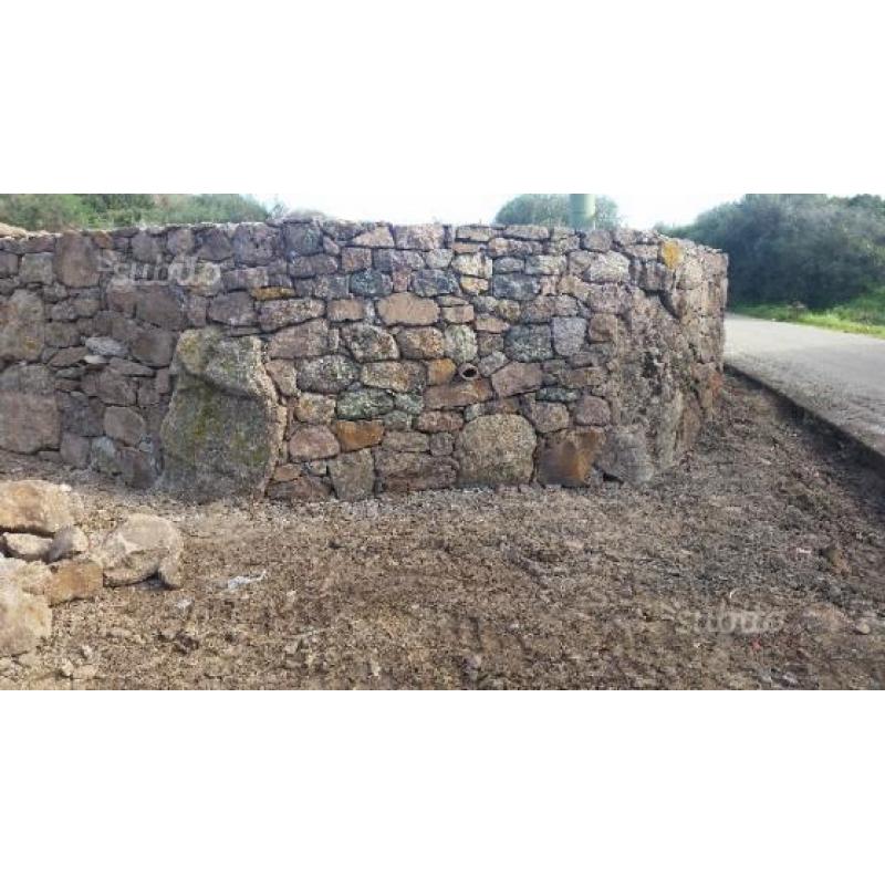 Muri in pietra,pavimenti in pietra,capanne sarde