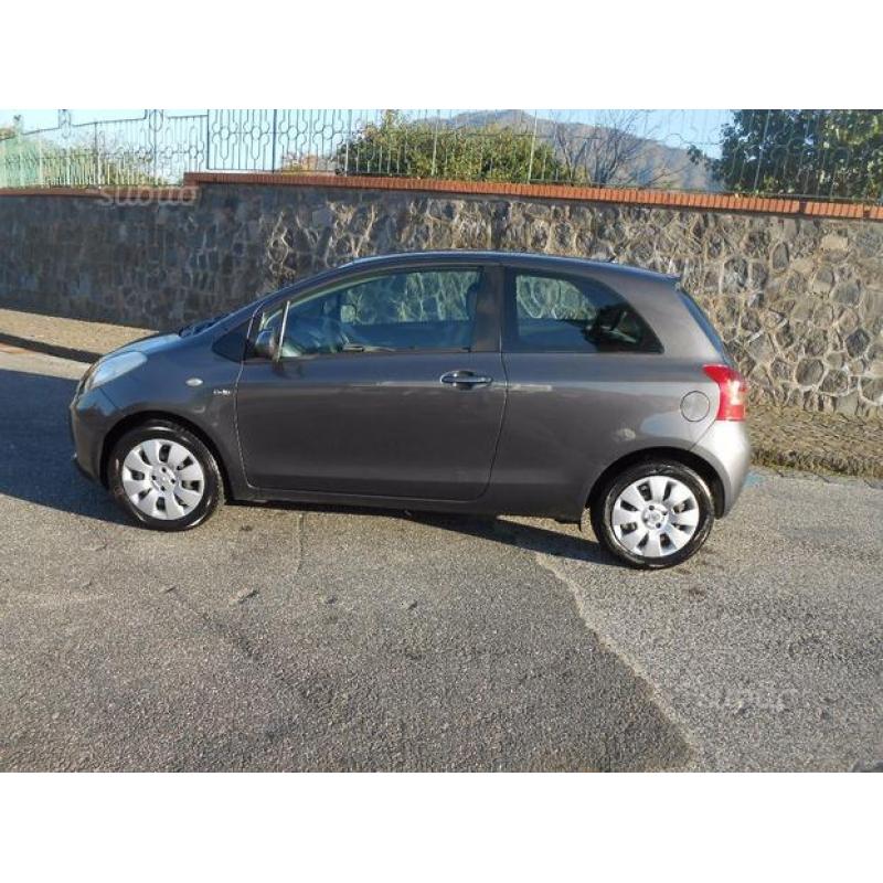 TOYOTA Yaris 1.4 D-4D 3 porte 2 anni di furto e