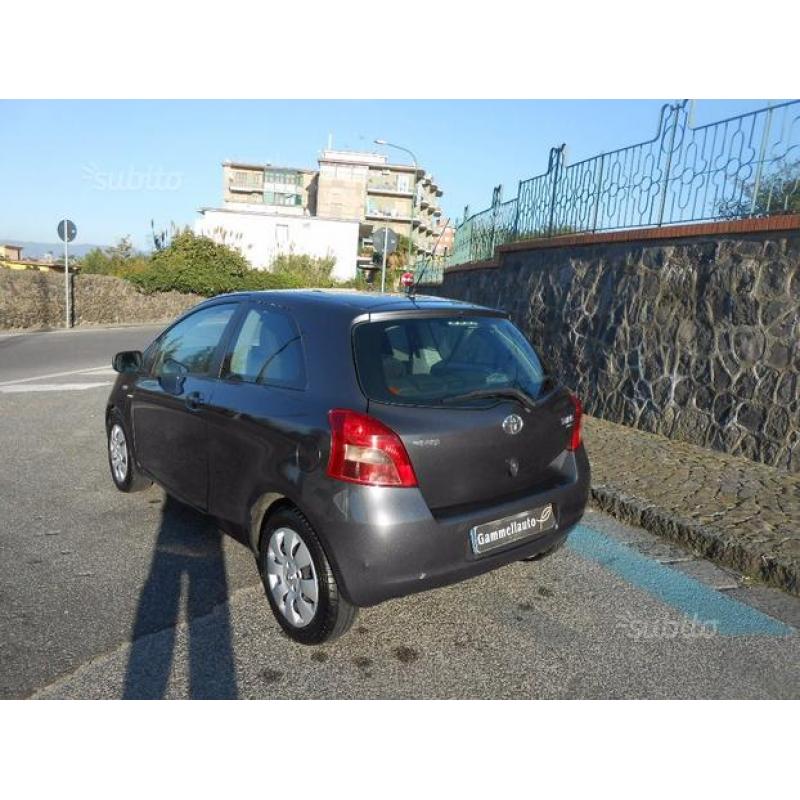 TOYOTA Yaris 1.4 D-4D 3 porte 2 anni di furto e