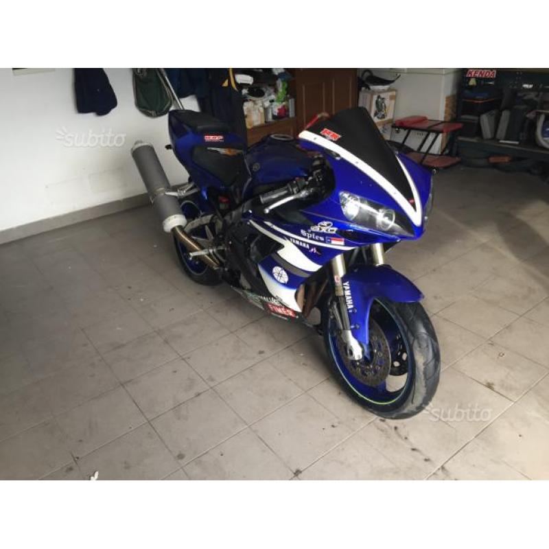 Yamaha r1 99