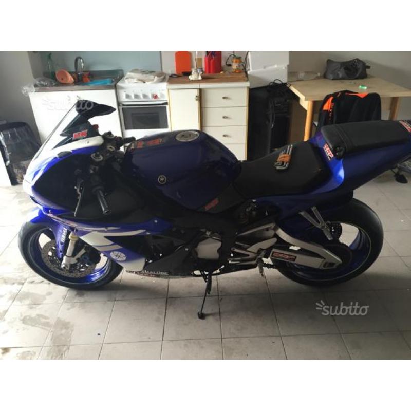 Yamaha r1 99