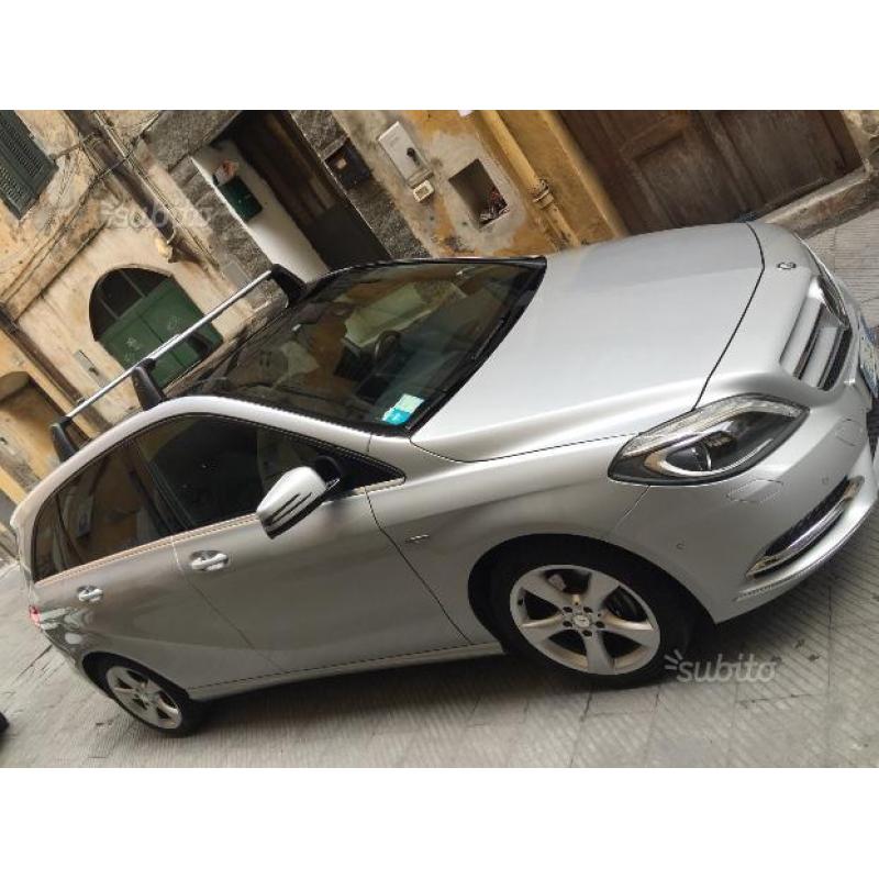 MERCEDES Classe B 180 D PREMIUM - Full