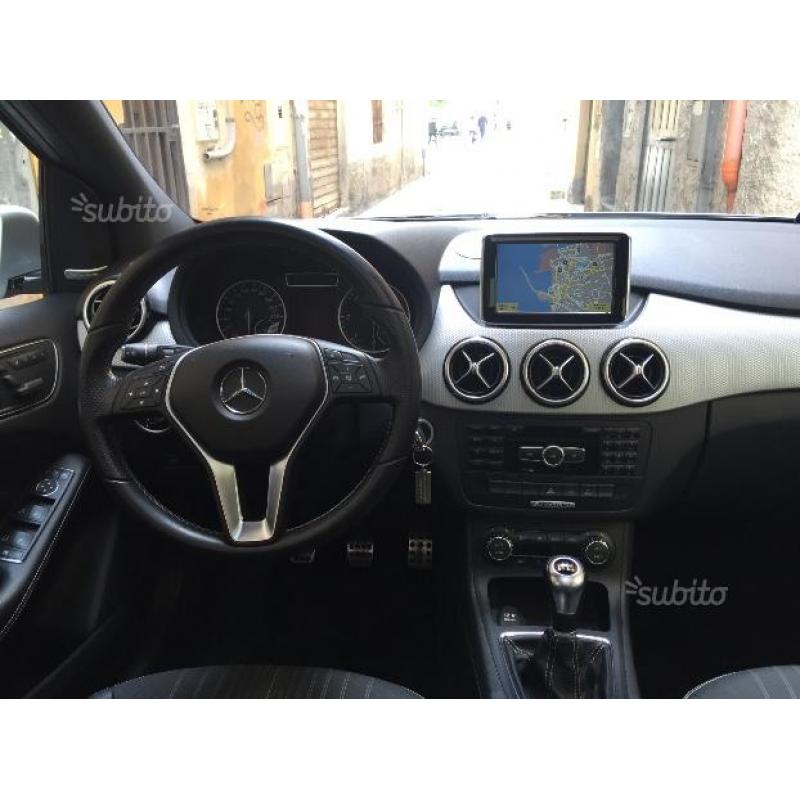 MERCEDES Classe B 180 D PREMIUM - Full