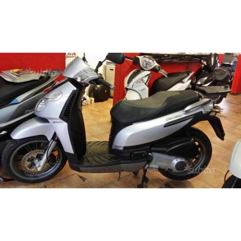 PIAGGIO Carnaby 200