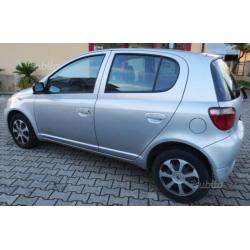 TOYOTA Yaris  1.3i 16V cat Luna