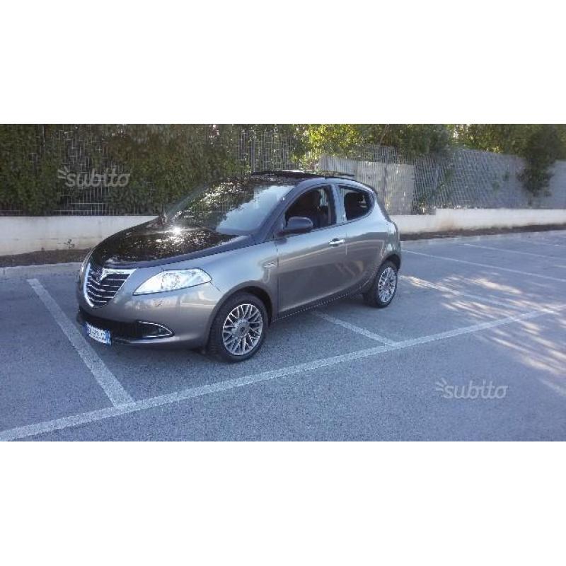 Lancia ypsilon 900 twine tett pell xen aut bicol