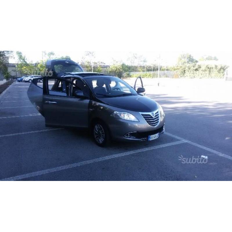 Lancia ypsilon 900 twine tett pell xen aut bicol