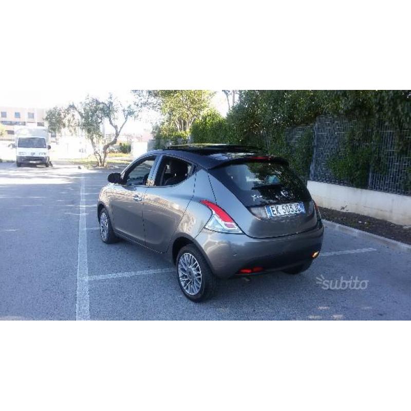 Lancia ypsilon 900 twine tett pell xen aut bicol