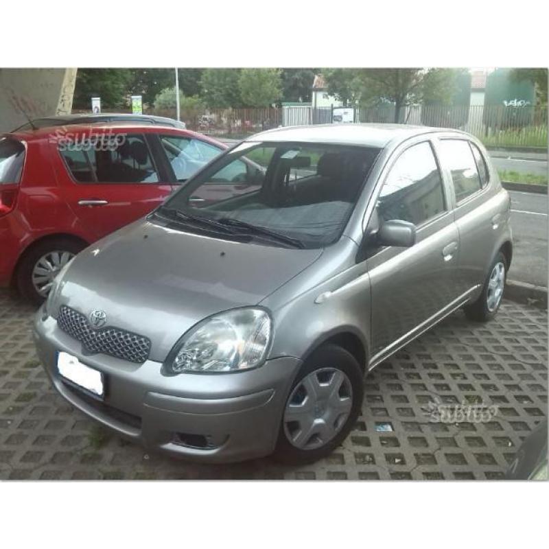 TOYOTA Yaris - 2003