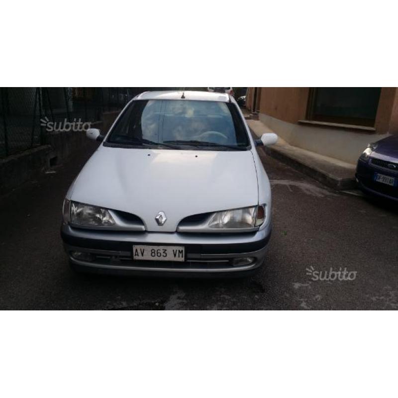 Renault Megane 1.9 diesel 450 euro