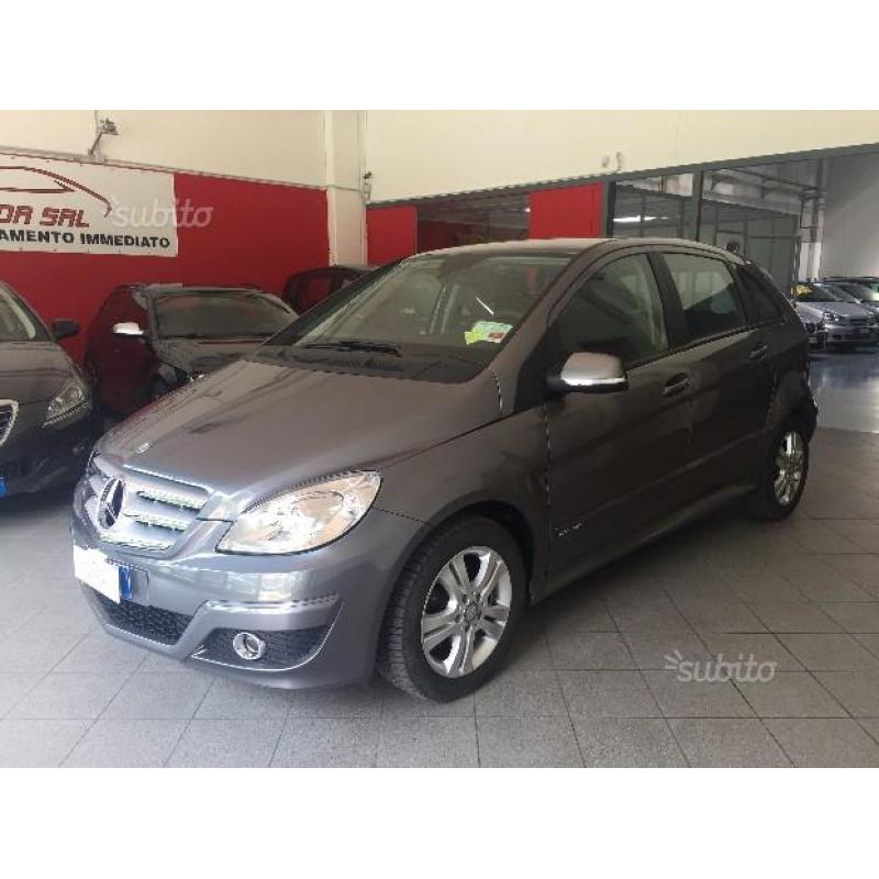 MERCEDES Classe B180 CDI*Automatik*46000km*- 2011