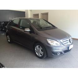 MERCEDES Classe B180 CDI*Automatik*46000km*- 2011