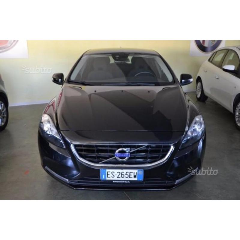 Volvo v40 1.6 d2 nova plus edition