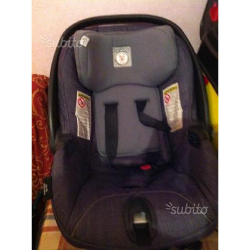 Ovetto auto per baby peg perego con basynet