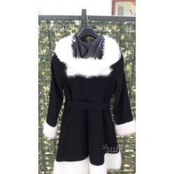 Cappotto nero Body Line con orecchie da gatto