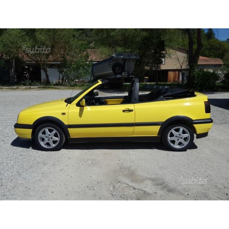 Volkswagen Golf Cabriolet 1.6 cat Colour Concept