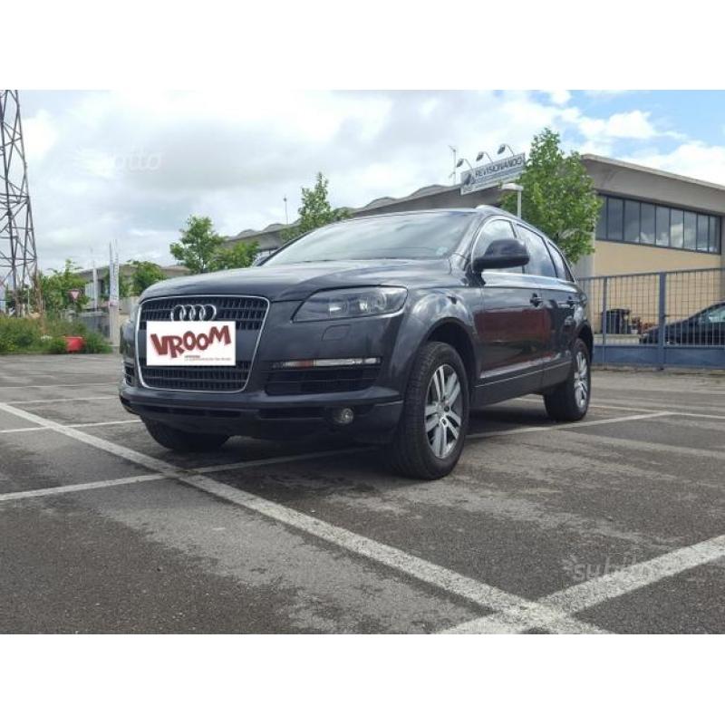 Audi Q7 3.0 V6 TDI 233CV quattro tiptronic