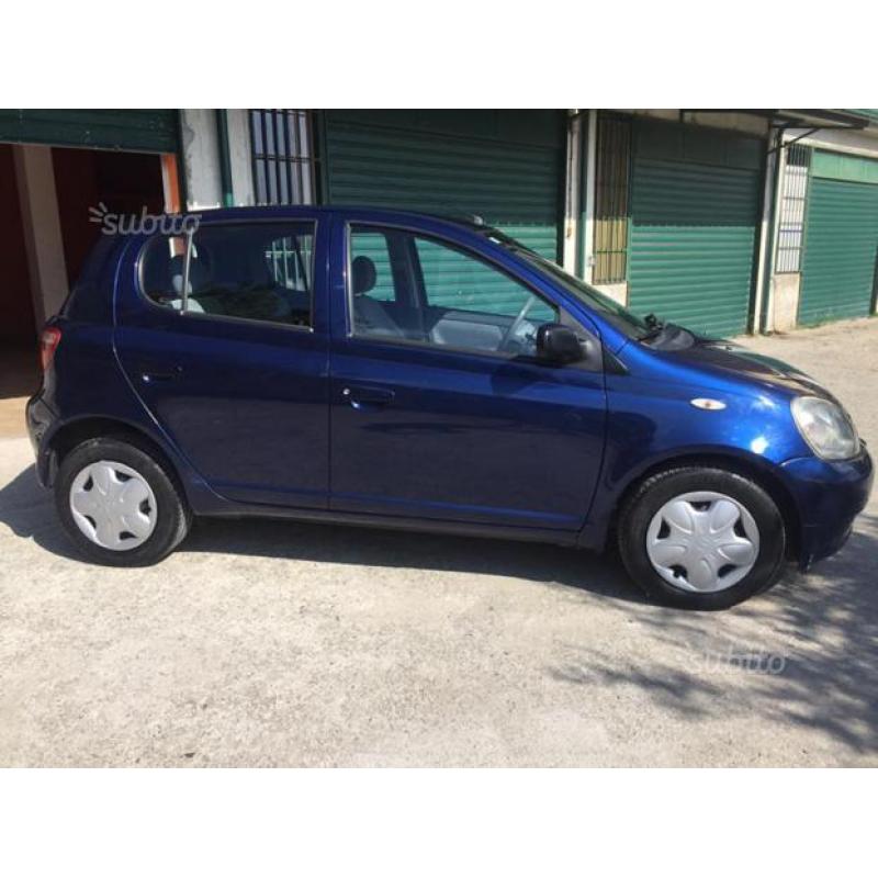 Yaris 1.0 5 porte