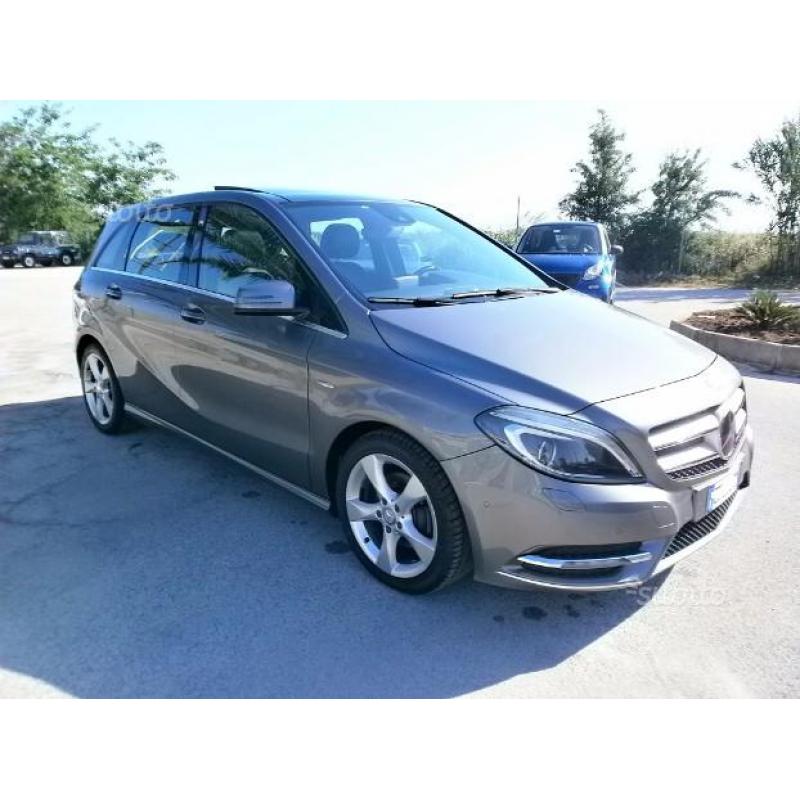 Mercedes Classe B200 CDI B.E. Premium - 2012