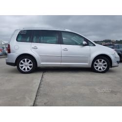 Volkswagen touran 2.0 tdi 7 POSTI