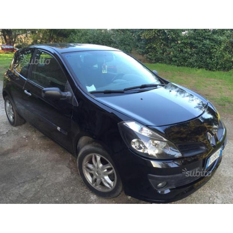 Renault clio 1.5 dci motore km 00 leggi affareeee