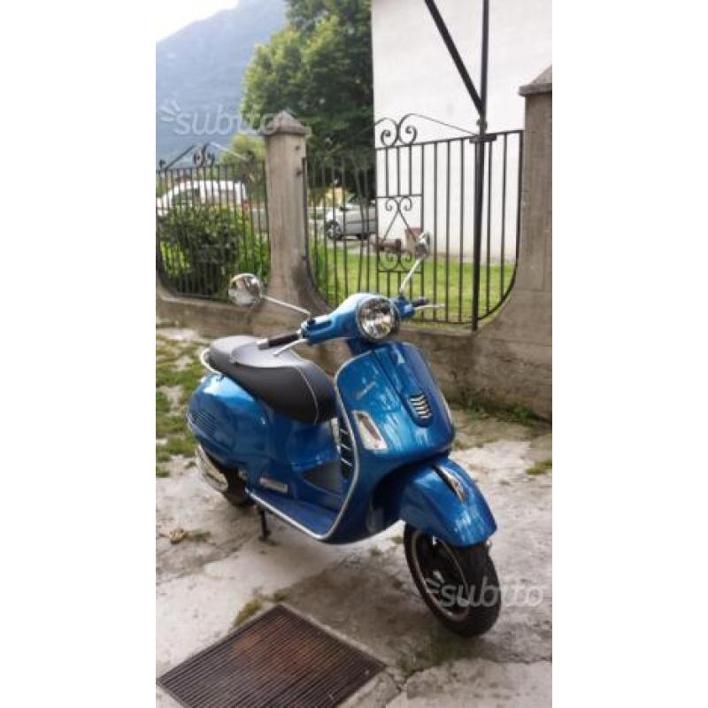 Vespa 300 gts