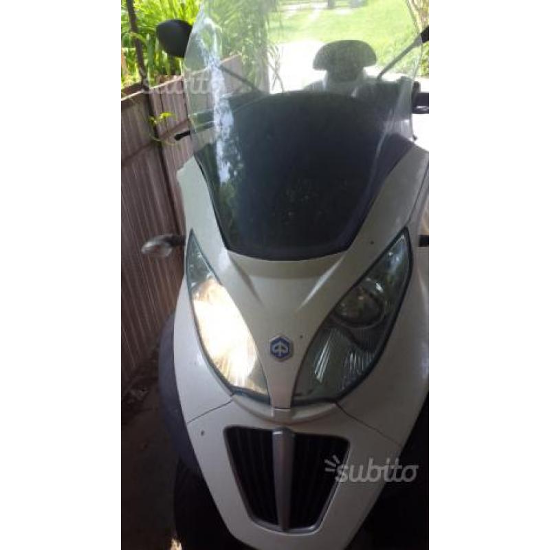 Piaggio mp3 hybrid 300ie