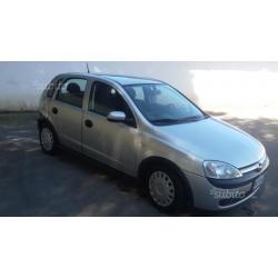 Opel corsa 1.0 servo clima full 113, 000 km 2003