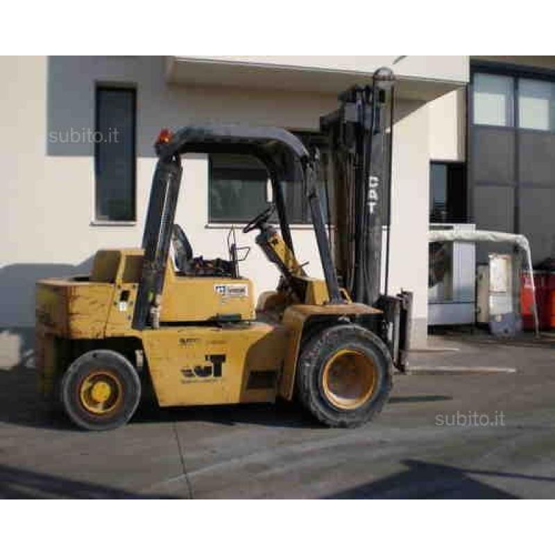 Carrello elevatore usato CATERPILLAR modello V80E