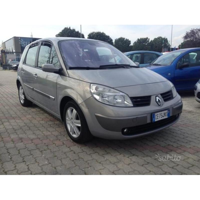 RENAULT Scenic 1.6 16V Confort Dynamique