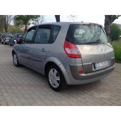 RENAULT Scenic 1.6 16V Confort Dynamique