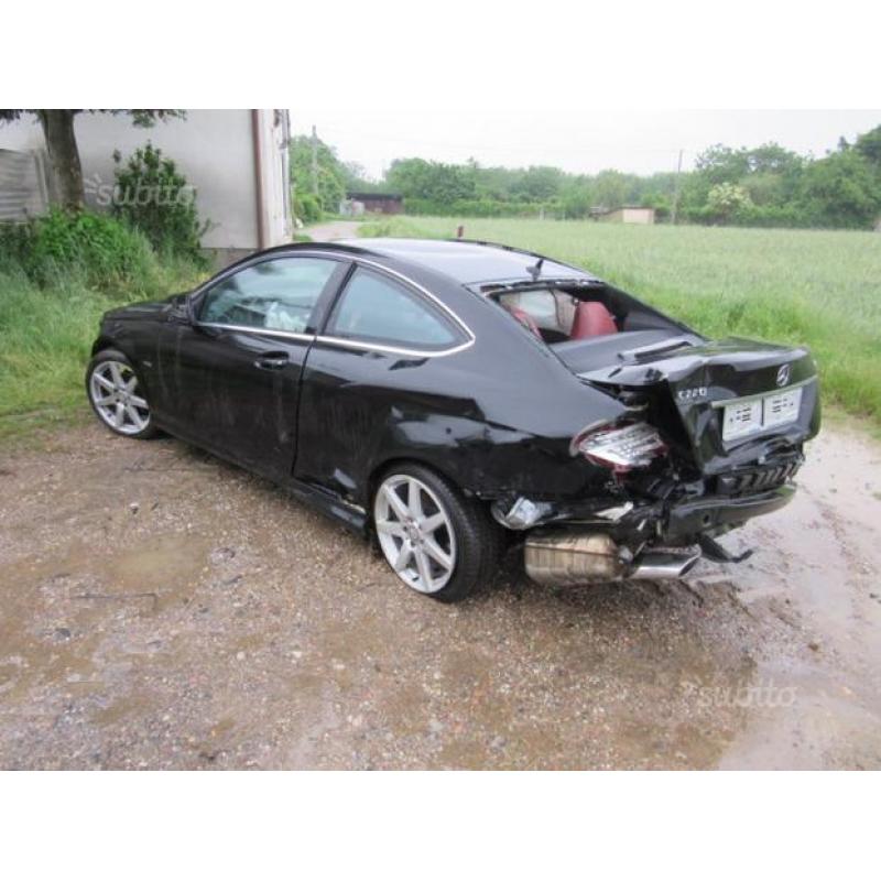 MERCEDES-BENZ C 220 CDI BlueEFFICIENCY Coupé cat