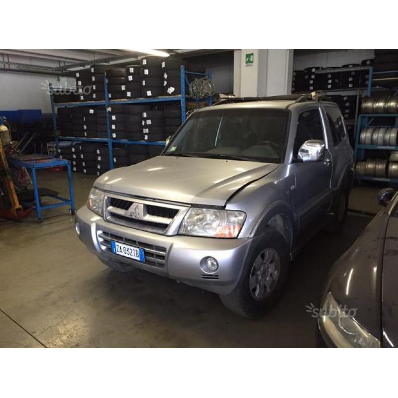 MITSUBISHI Pajero 3.2 16V DI-D 5p. GLX