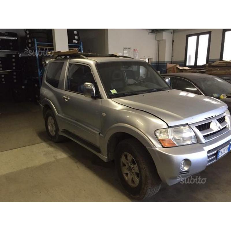 MITSUBISHI Pajero 3.2 16V DI-D 5p. GLX