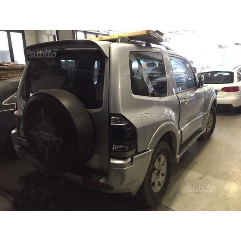 MITSUBISHI Pajero 3.2 16V DI-D 5p. GLX