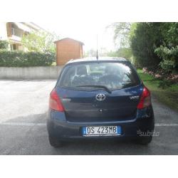 TOYOTA Yaris - 2009