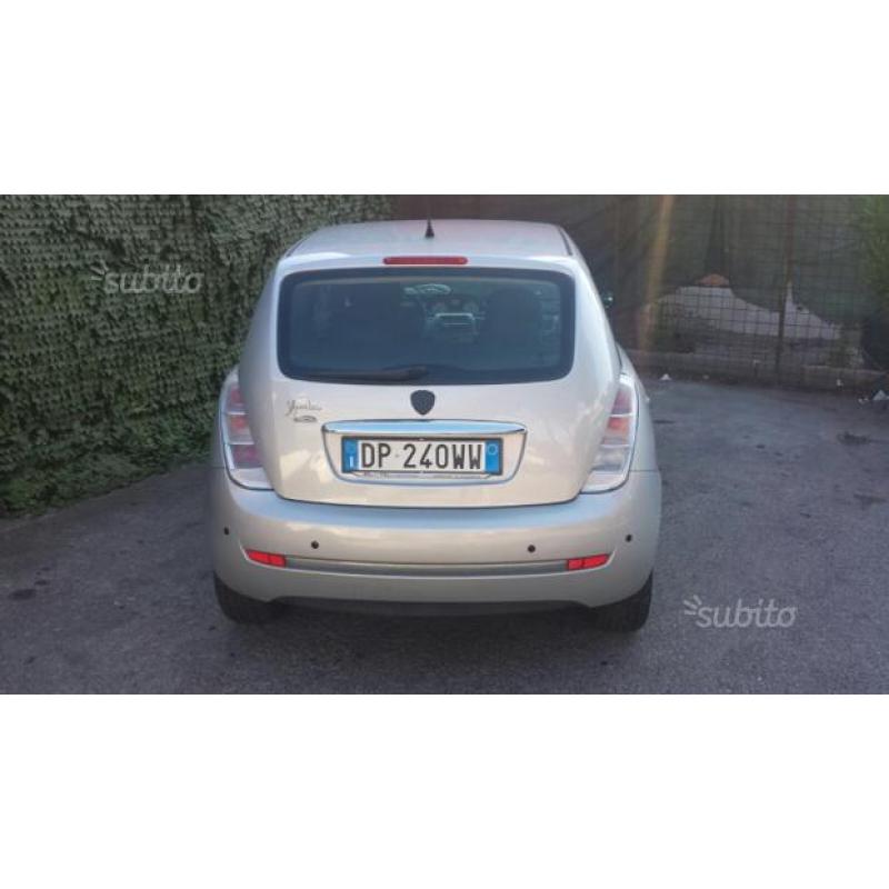 Lancia ypsilon