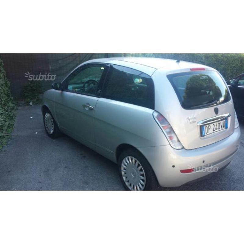 Lancia ypsilon