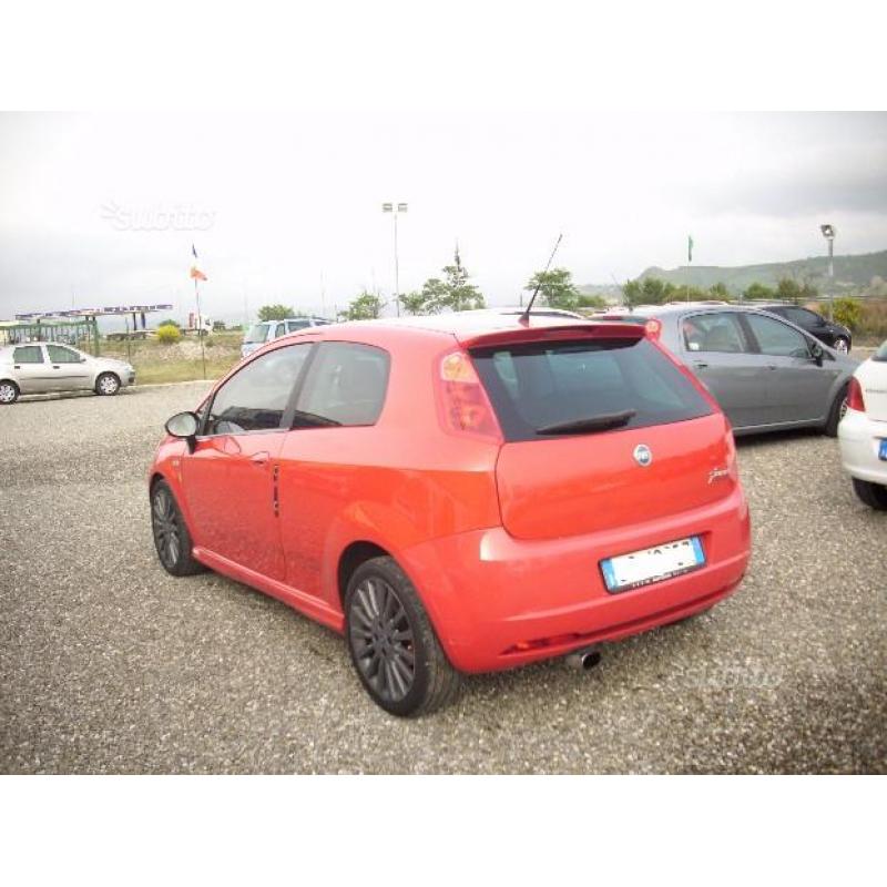 FIAT Grande Punto 1.9 130cv sport rossa - 2006