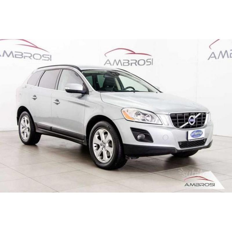 VOLVO XC 60 MOMENTUM D5 AUT