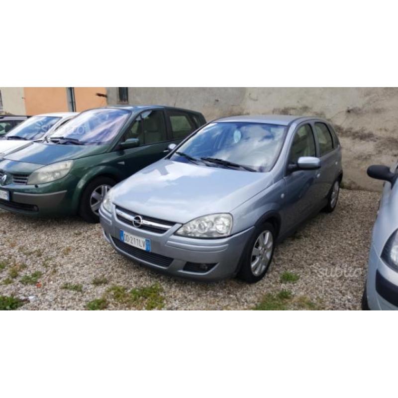 Opel corsa 1.3 gasolio neopatentati ok