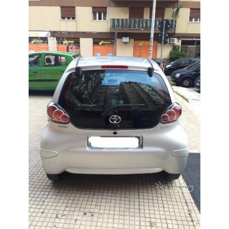 TOYOTA Aygo 1ª serie - 2009